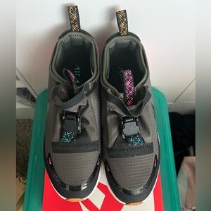 Women’s Nike air max dia winter 9.5